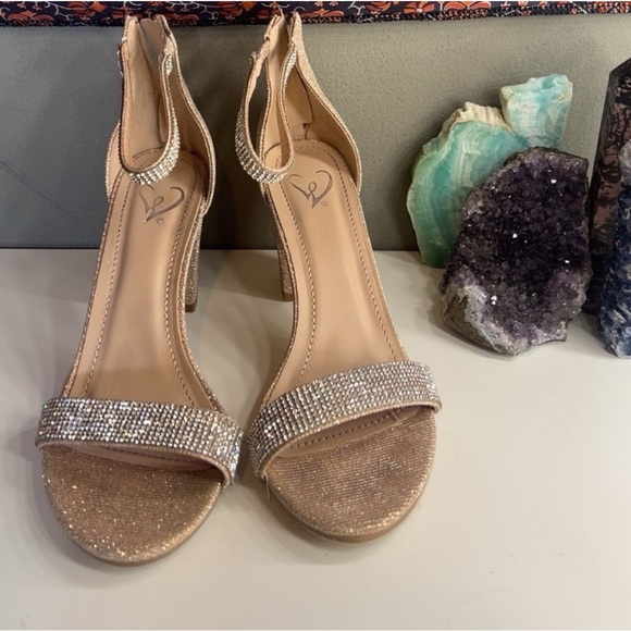 Elegant Beige Rhinestone Sandals - Picture 1 of 4